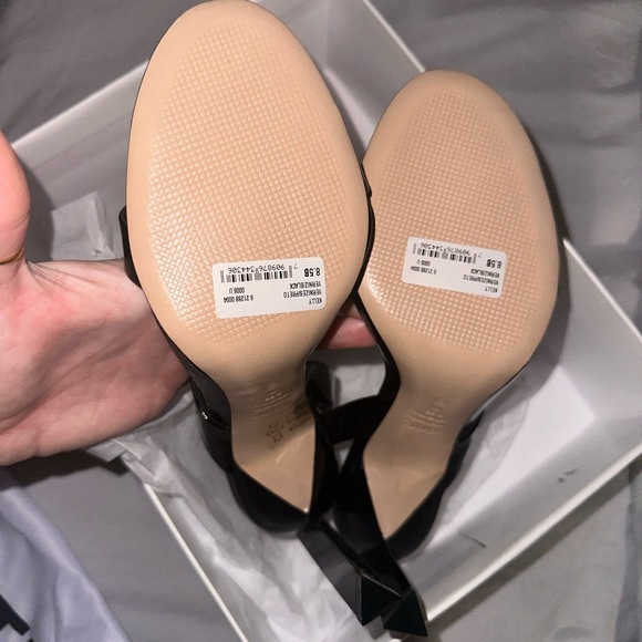 NIB SCHUTZ Kelly Patent Sandal - Picture 6 of 9